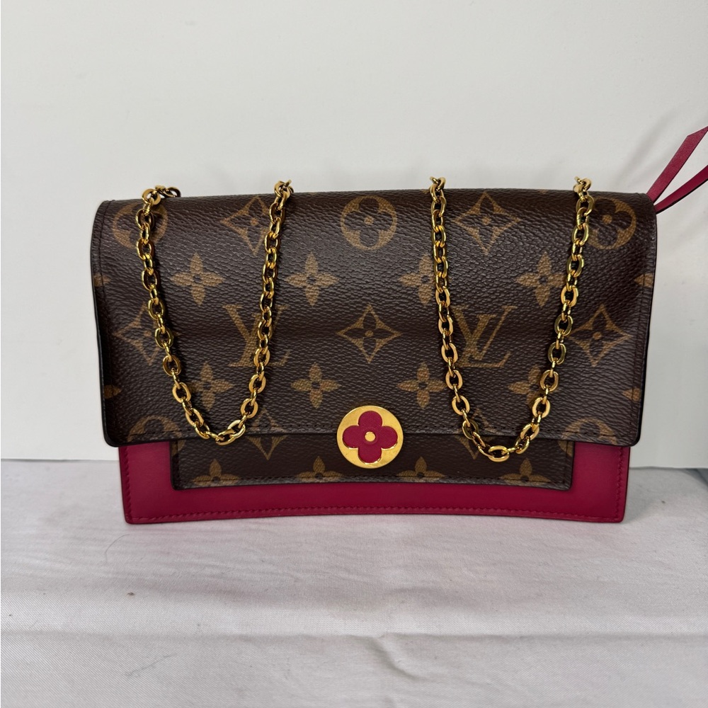 Louis Vuitton Portefeuille Flor Chain Wallet Crossbody Monogram Fuchsia